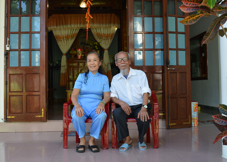 Đi qua tháng năm, ông Tấn bà Huê đã  