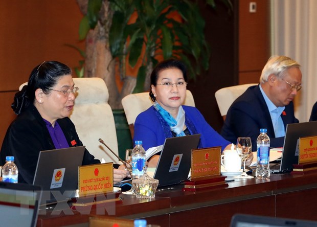 Chủ tịch Quốc hội Nguyễn Thị Kim Ngân và các Phó Chủ tịch Quốc hội điều hành phiên họp. (Ảnh: Trọng Đức/TTXVN)
