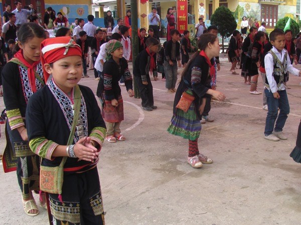 Giờ thể dục của học sinh Trường Tiểu học Tả Phìn, tỉnh Lào Cai. (Ảnh: Phạm Mai/Vietnam+)