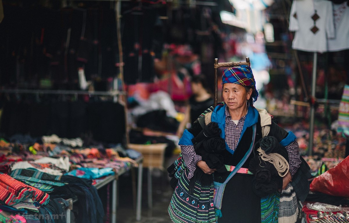Bộ trưởng Bộ Văn hóa, Thể thao và Du lịch đã phê duyệt đề án “Bảo tồn, phát huy trang phục truyền thống các dân tộc thiểu số Việt Nam trong giai đoạn hiện nay.” (Ảnh minh họa: Vietnam+)