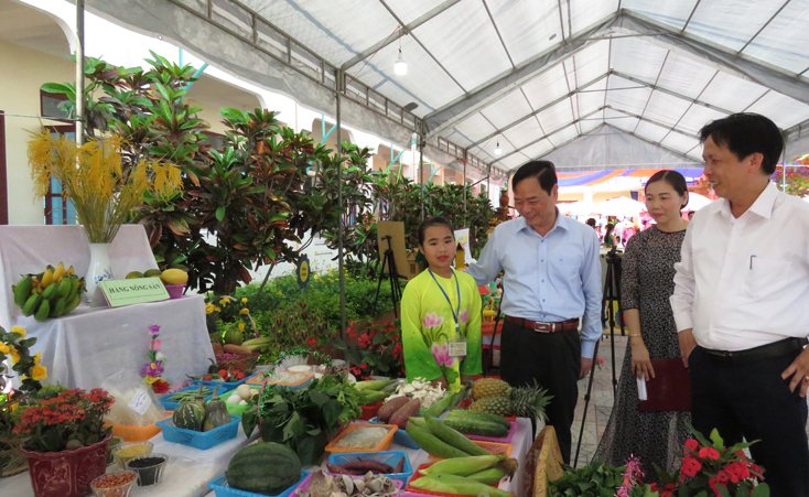 Giới thiệu sản vật địa phương…