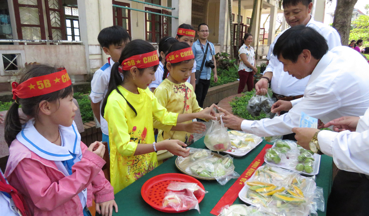 Em tập kinh doanh…