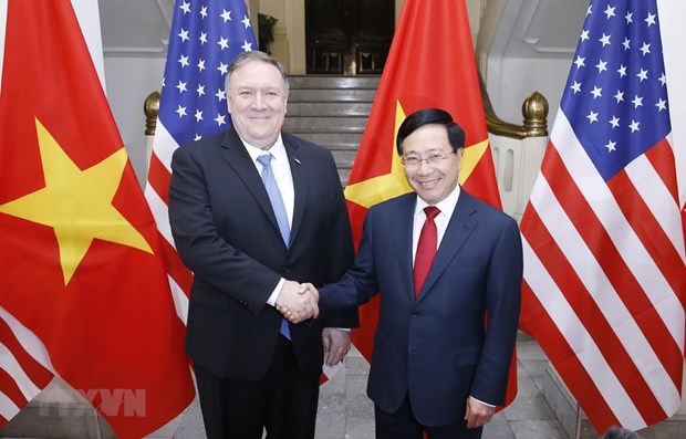 Tong thong Donald Trump: Ca the gioi cung chu y den Viet Nam hinh anh 1Phó Thủ tướng, Bộ trưởng Ngoại giao Phạm Bình Minh và Bộ trưởng Ngoại giao Mỹ Mike Pompeo hội đàm. (Ảnh: Lâm Khánh/TTXVN)