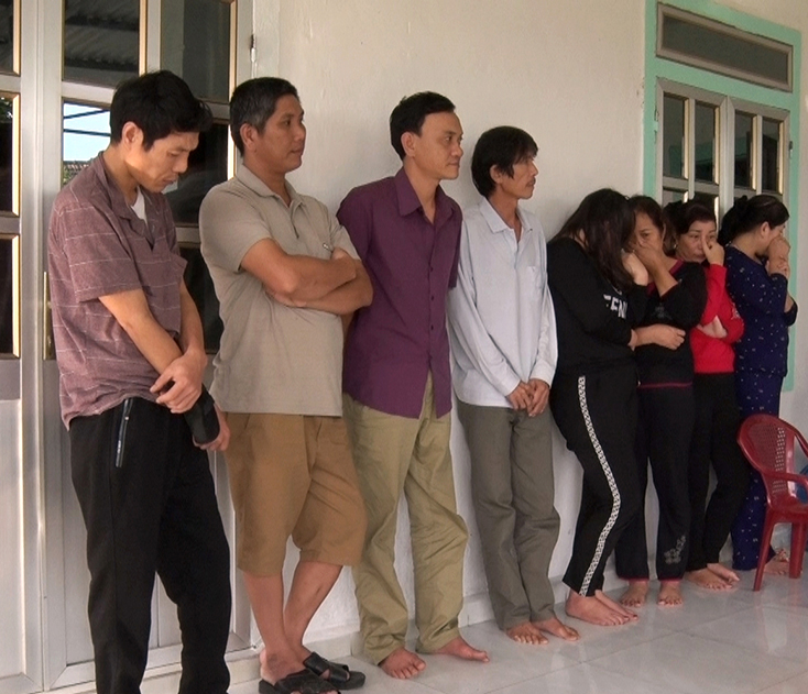 Các đối tượng bị tạm giữ.