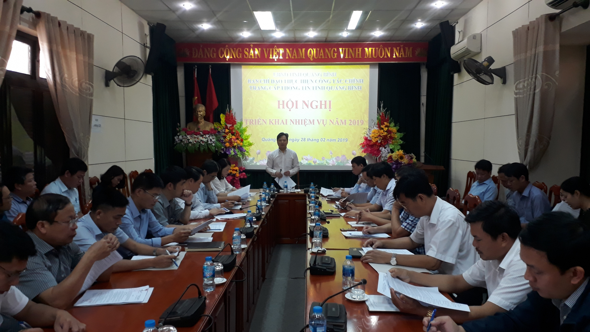 Đồng chí Phó Chủ tịch UBND tỉnh Nguyễn Tiến Hoàng kết luận hội nghị.