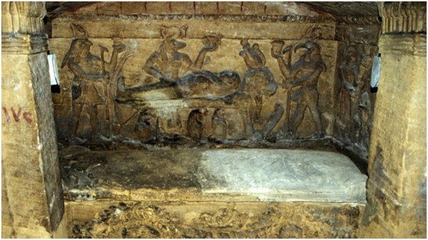 Hầm mộ của Kom El Shoqafa là một trong bảy kỳ quan của thời Trung cổ. (Nguồn: thevintagenews.com)