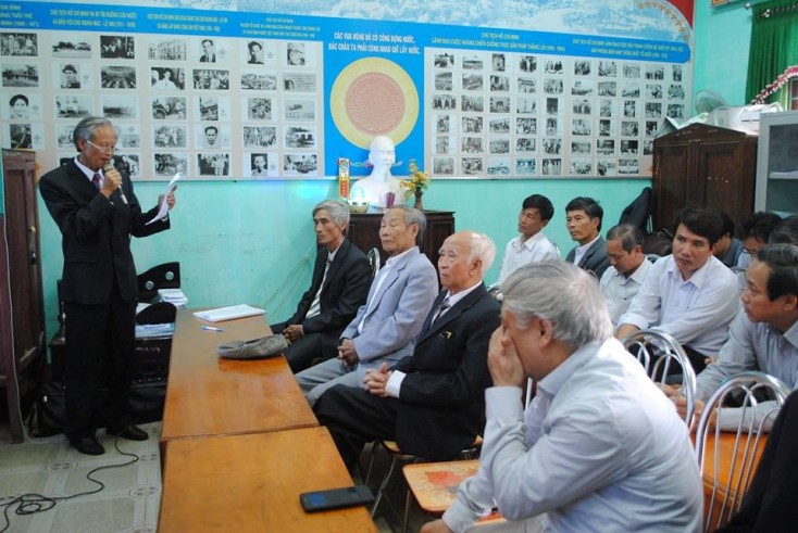 Một buổi sinh hoạt của CLB văn nghệ Quảng Minh.