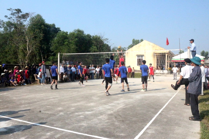 Đời sống văn hóa, tinh thần của người dân huyện Quảng Ninh ngày càng được nâng cao.