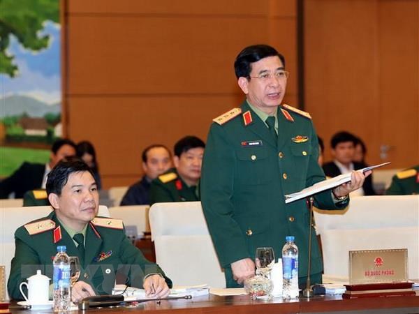 Thượng tướng Phan Văn Giang, Tổng Tham mưu trưởng, Thứ trưởng Bộ Quốc phòng trình bày Tờ trình. (Ảnh: Trọng Đức/TTXVN)