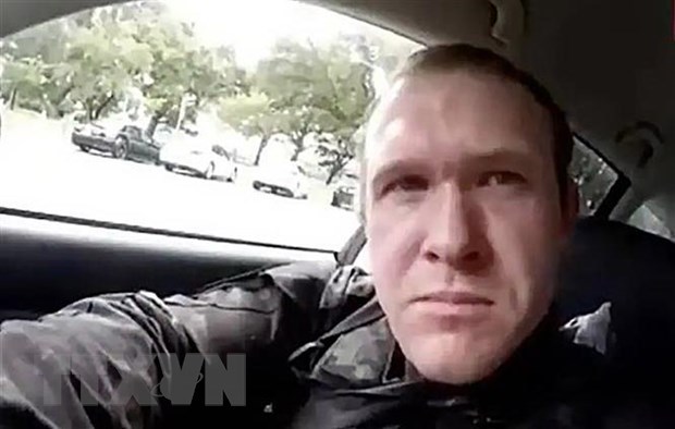 Du luan the gioi len an manh me vu xa sung dam mau tai New Zealand hinh anh 2Hình ảnh trích trong video do nghi phạm liên quan đến hai vụ xả súng tại nhà thờ Hồi giáo ở Christchurch tự phát lên mạng xã hội Facebook ngày 15/3/2019 cho thấy thời điểm đối tượng đang ở trong xe trước khi vào nhà thờ Masjid al Noor. (Ảnh: AFP/TTXVN)