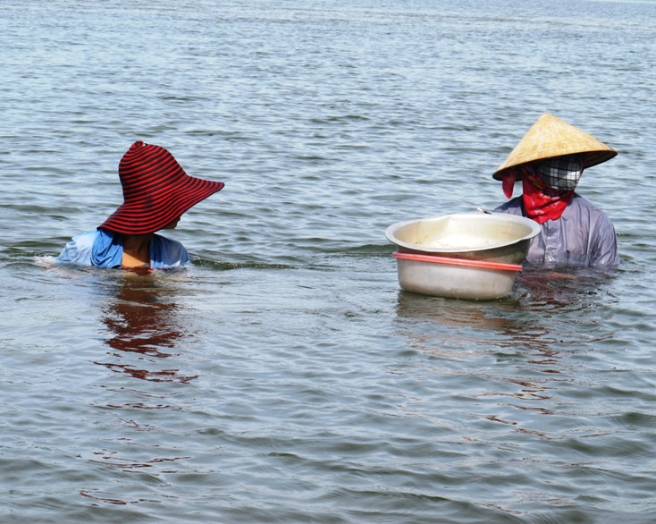 Cư dân sông Loan cần cù, chất phác. (Ảnh: Xuân Phú)
