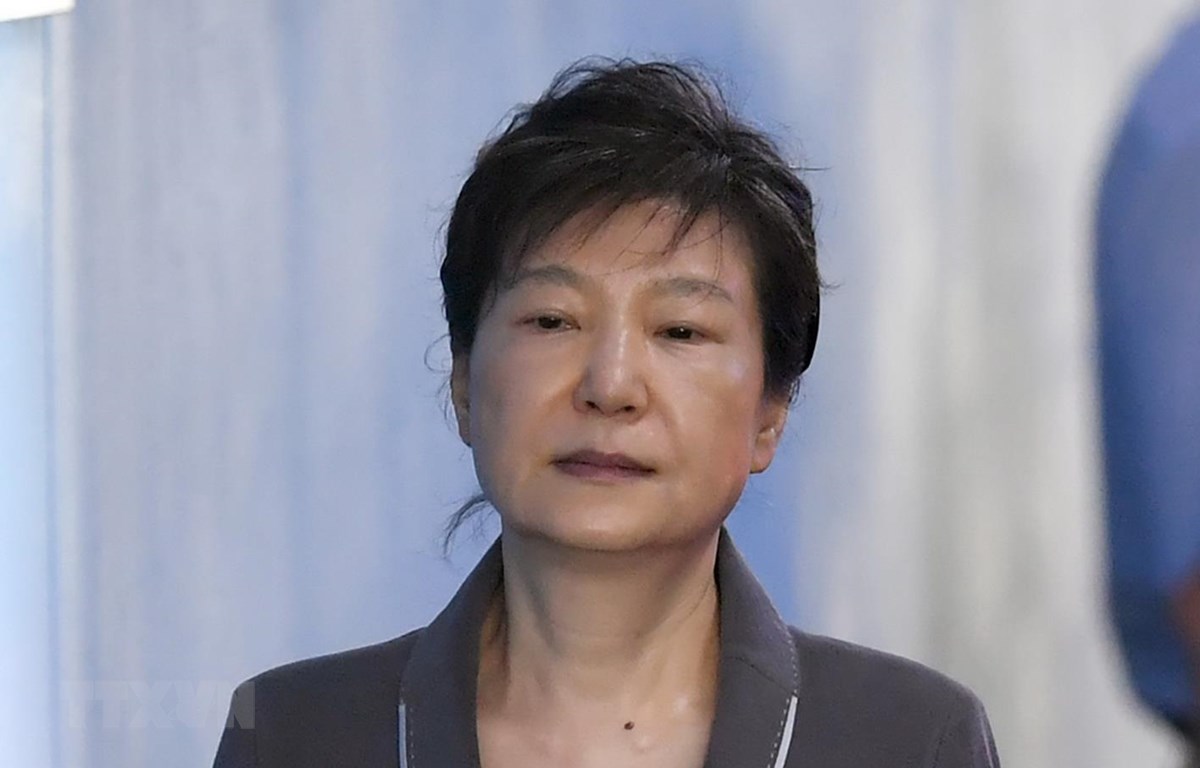 Cựu Tổng thống Hàn Quốc Park Geun-hye tới Tòa án trung tâm quận Seoul ngày 7-8-2017. (Ảnh: AFP/ TTXVN)