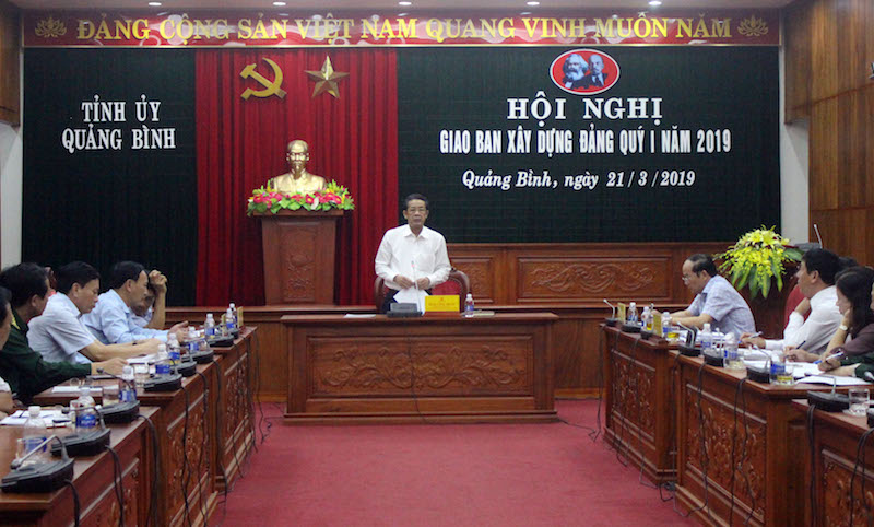 Đồng chí Phó Bí thư Thường trực Tỉnh uỷ phát biểu kết luận hội nghị
