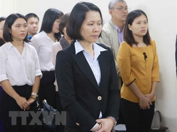 Vu Vietsovpetro: Nguyen Chanh ke toan VSP bi de nghi muc an 8-9 nam tu hinh anh 1Nguyên Tổng Giám đốc OceanBank Nguyễn Minh Thu được triệu tập đến với tư cách là người có quyền lợi, nghĩa vụ liên quan. (Ảnh: Doãn Tấn/TTXVN)