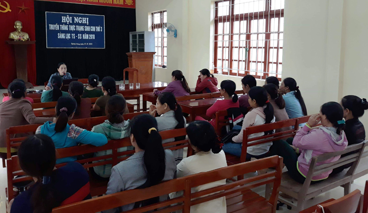 Một lớp truyền thông về thực trạng sinh con thứ 3 và lợi ích của việc sàng lọc trước sinh, sơ sinh cho người dân.
