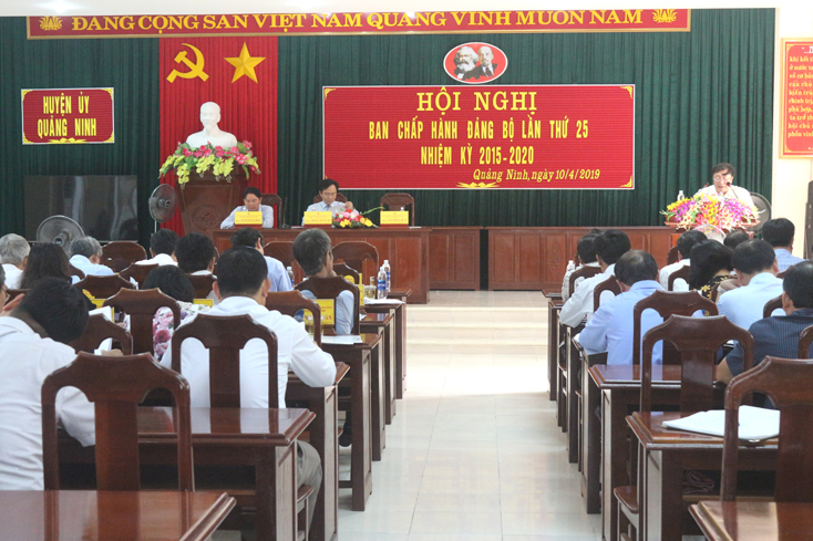 Các đại biểu dự hội nghị.