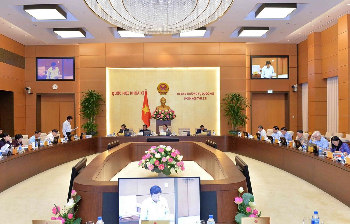 Toàn cảnh Phiên họp thứ 33 của Ủy ban Thường vụ Quốc hội khóa XIV sáng 16-4. (Ảnh: Văn Điệp/TTXVN)