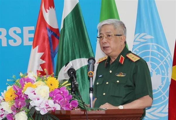 Khai mac Khoa huan luyen Sy quan Hau can Lien hop quoc tai Viet Nam hinh anh 2Thượng tướng Nguyễn Chí Vịnh phát biểu. (Ảnh: Xuân Thịnh/TTXVN phát)
