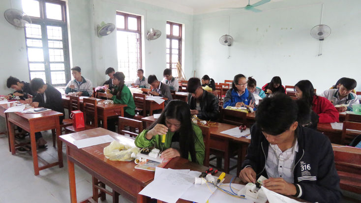 Nghề Điện dân dụng luôn được các thí sinh đăng ký dự thi nhiều nhất.