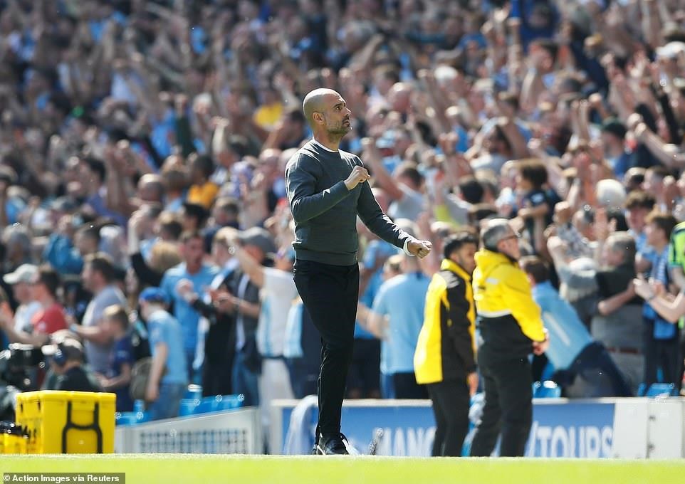   Đội bóng của Pep phục hận Tottenham, qua đó trở lại ngôi đầu Premier League.