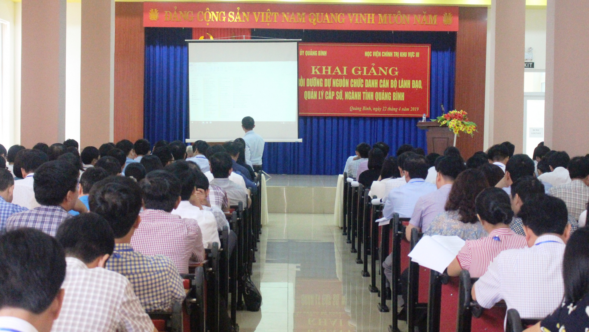   Toàn cảnh lớp học