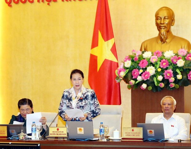 Khai mac Phien hop thu 34 cua Uy ban Thuong vu Quoc hoi hinh anh 1Chủ tịch Quốc hội Nguyễn Thị Kim Ngân chủ trì và phát biểu khai mạc Phiên họp thứ 34 của Ủy ban Thường vụ Quốc hội. (Ảnh: Trọng Đức/TTXVN)