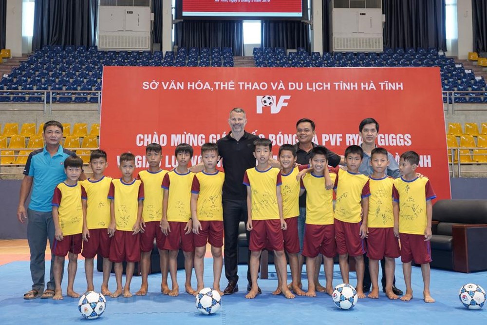   Ryan Giggs cho rằng bóng đá học đường là nơi để những tài năng trẻ được khai phá