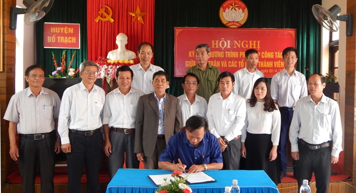 Ký kết chương trình phối hợp công tác giữa Ủy ban MTTQVN huyện Bố Trạch và các tổ chức thành viên.