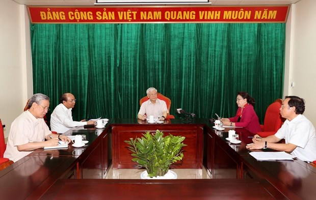 Tong Bi thu, Chu tich nuoc Nguyen Phu Trong chu tri hop lanh dao hinh anh 2Tổng Bí thư, Chủ tịch nước Nguyễn Phú Trọng chủ trì họp lãnh đạo chủ chốt của Đảng và Nhà nước. (Ảnh: Trí Dũng/TTXVN)