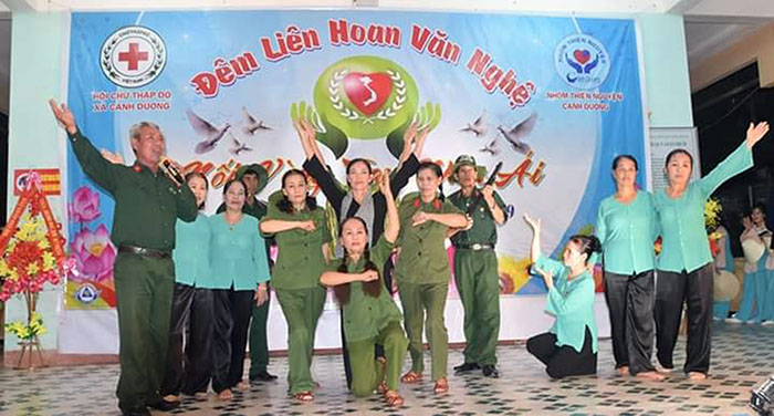  Một tiết mục văn nghệ tại đêm dạ hội “Nối vòng tay nhân ái”