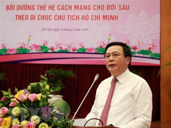 Boi duong the he cach mang cho doi sau theo Di chuc cua Bac hinh anh 2Bí thư Trung ương Đảng, Giám đốc Học viện Chính trị Quốc gia Hồ Chí Minh Nguyễn Xuân Thắng phát biểu tại hội thảo. (Ảnh: Văn Điệp/TTXVN)