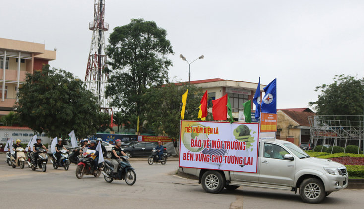 Công ty Điện lực Quảng Bình đẩy mạnh tuyên truyền tiết kiệm điện.