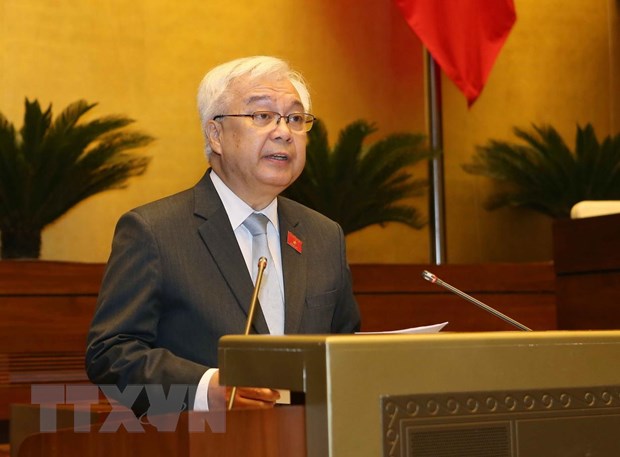 Nhieu gia dinh van khoan trang trach nhiem giao duc cho nha truong hinh anh 1Ủy viên Ủy ban Thường vụ Quốc hội, Chủ nhiệm Ủy ban Văn hóa, Giáo dục, Thanh niên, Thiếu niên và Nhi đồng của Quốc hội Phan Thanh Bình trình bày Báo cáo giải trình, tiếp thu, chỉnh lý dự án Luật Giáo dục (sửa đổi). (Ảnh: Doãn Tấn/TTXVN)