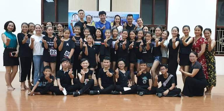 Các học viên tham gia lớp tập huấn. 