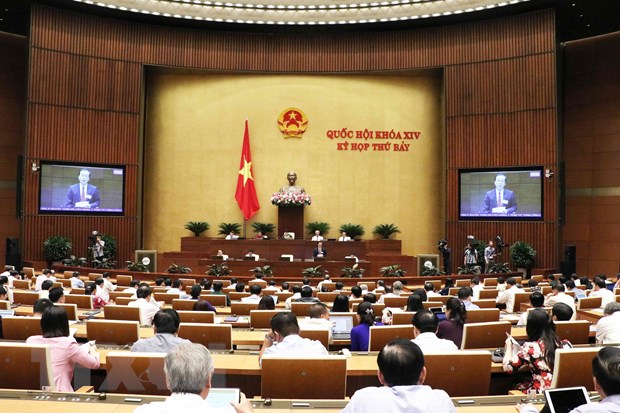 Nhieu van de nong cua nganh xay dung duoc chat van tai Quoc hoi hinh anh 2Bộ trưởng Bộ Xây dựng Phạm Hồng Hà trả lời chất vấn của đại biểu Quốc hội. (Ảnh: Văn Điệp/TTXVN)