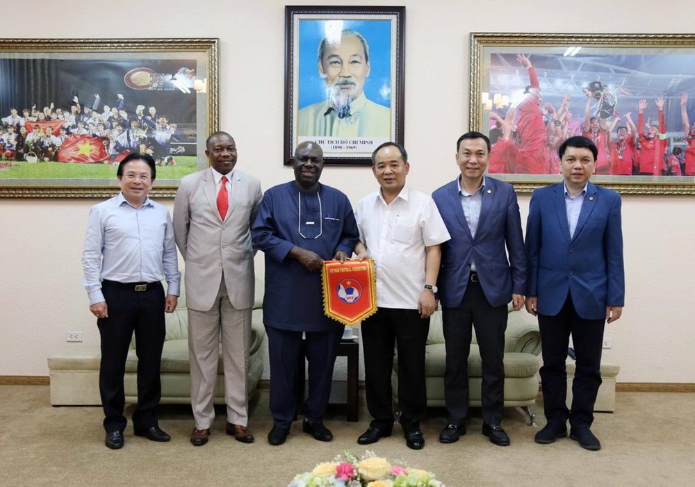  Lãnh đạo VFF tiếp và làm việc với Đại sứ đặc mệnh toàn quyền Nigeria tại Việt Nam, ông Francis Efeduma. (Nguồn: VFF)