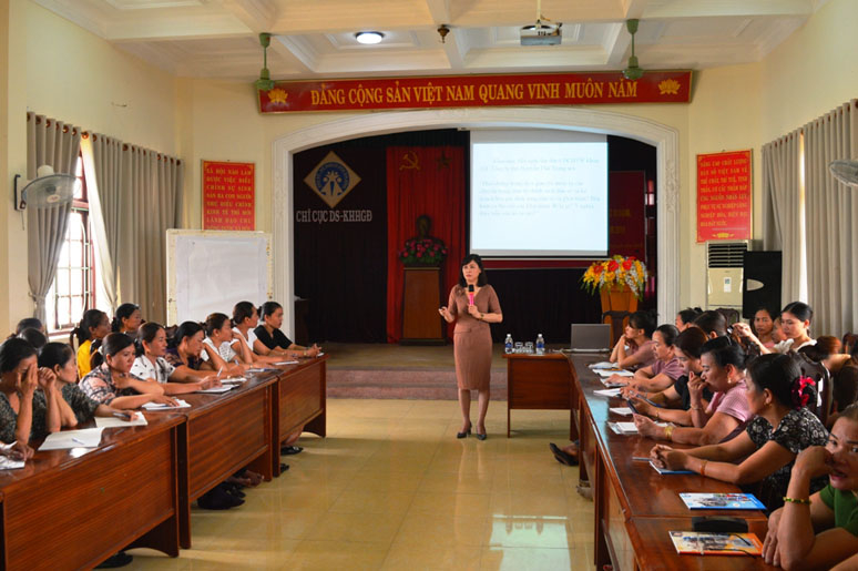 Cập nhật những kiến thức và kỹ năng truyền thông về các mô hình nâng cao chất lượng dân số cho cán bộ dân số cơ sở.