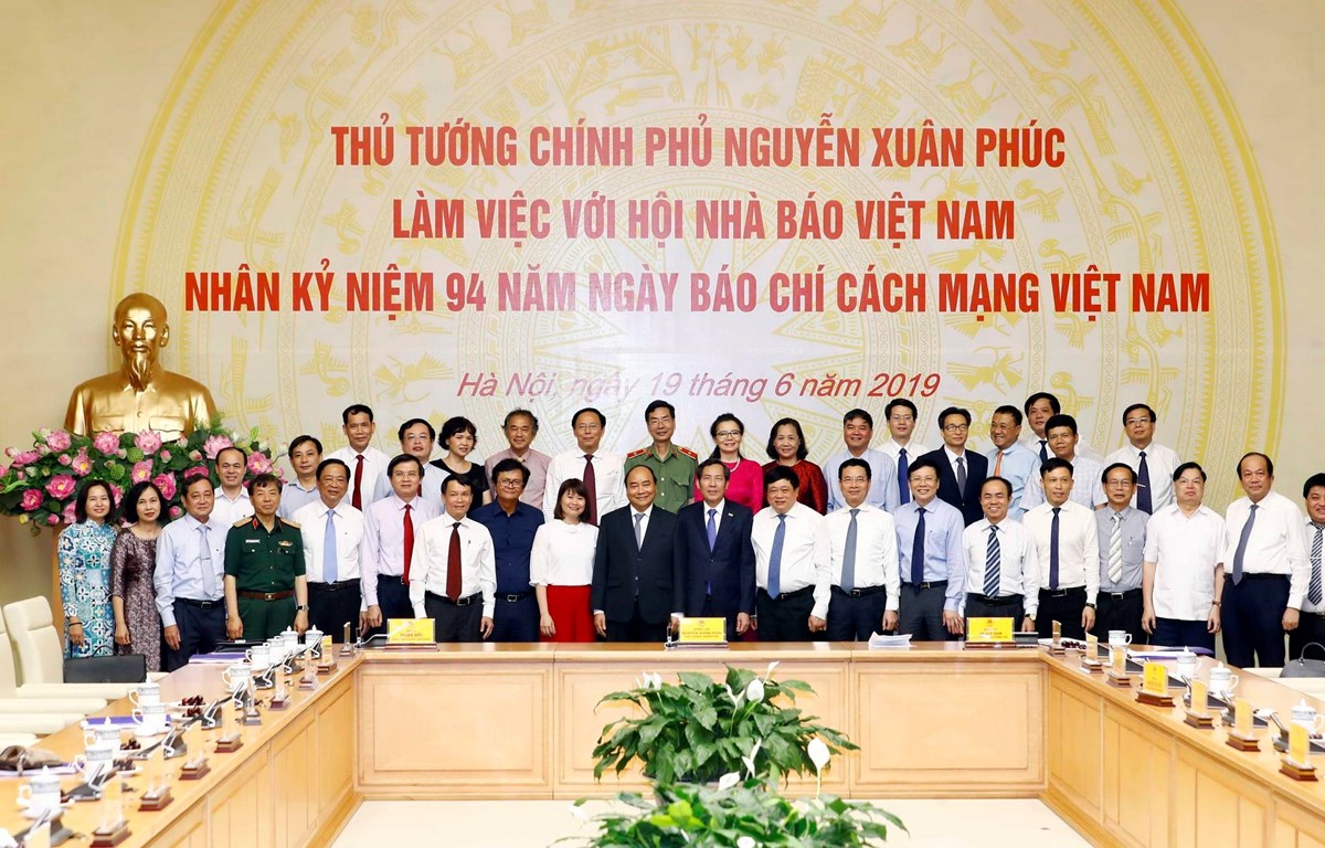 Thủ tướng Nguyễn Xuân Phúc và các đại biểu. (Ảnh: Thống Nhất/TTXVN)