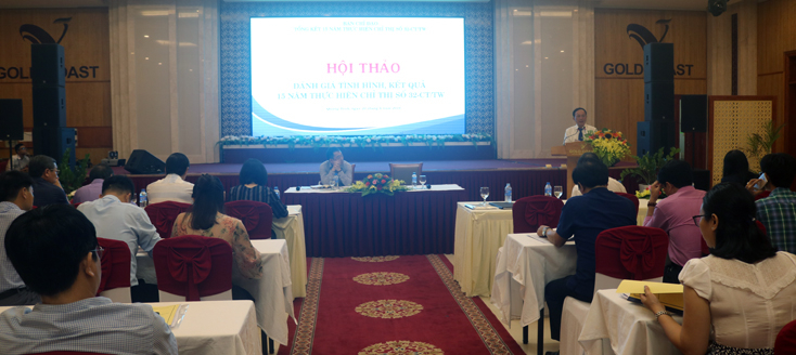Đồng chí Trần Hải Châu, Uỷ viên Ban Thường vụ, Trưởng Ban Nội chính Tỉnh uỷ phát biểu tại hội thảo.