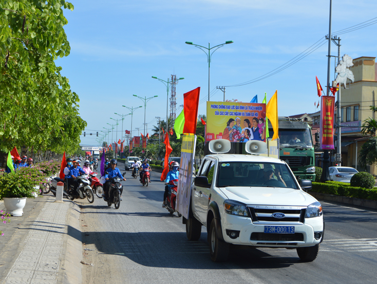 Diễu hành kêu gọi mọi người cùng chung tay phòng, chống BLGĐ.