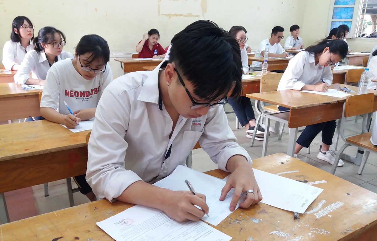 Thí sinh dự thi Trung học phổ thông quốc gia 2019. (Ảnh: Phạm Mai/Vietnam+)