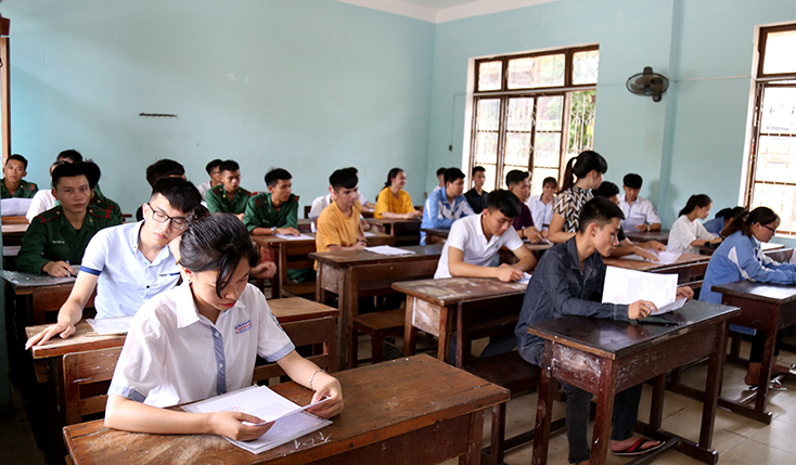 Kỳ thi THPT quốc gia năm 2019 tại cụm thi Quảng Bình diễn ra an toàn, nghiêm túc và đúng quy chế.   