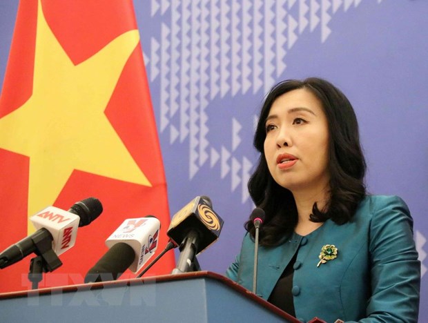 Người Phát ngôn Bộ Ngoại giao Lê Thị Thu Hằng chủ trì họp báo. (Ảnh: Văn Điệp/TTXVN)
