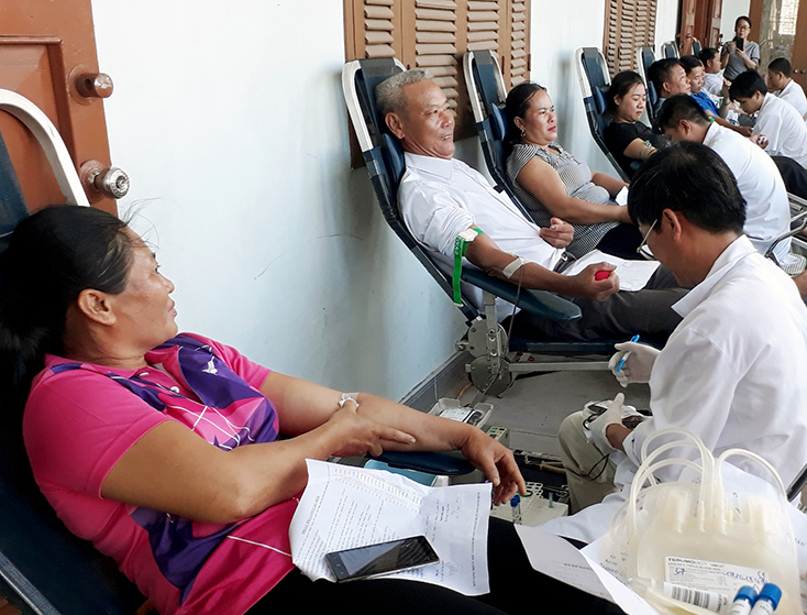 Công tác HMTN ở Bố Trạch ngày càng thu hút đông đảo tình nguyện viên tham gia.