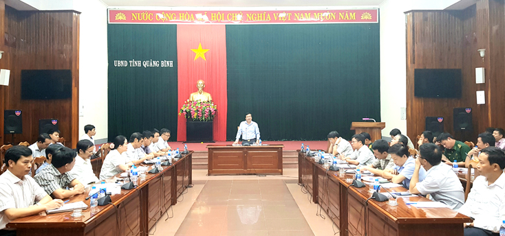 Đồng chí Nguyễn Xuân Quang, Phó Chủ tịch Thường trực UBND tỉnh kết luận cuộc họp. 
