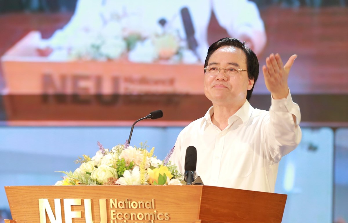 Bộ trưởng Bộ Giáo dục và Đào tạo Phùng Xuân Nhạ phát biểu chỉ đạo tại Hội nghị. (Ảnh: PV/Vietnam+)