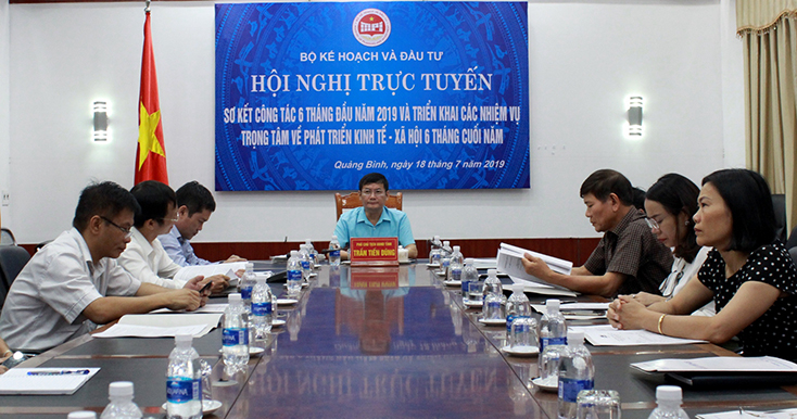 Các đại biểu tham dự hội nghị tại điểm cầu Quảng Bình.