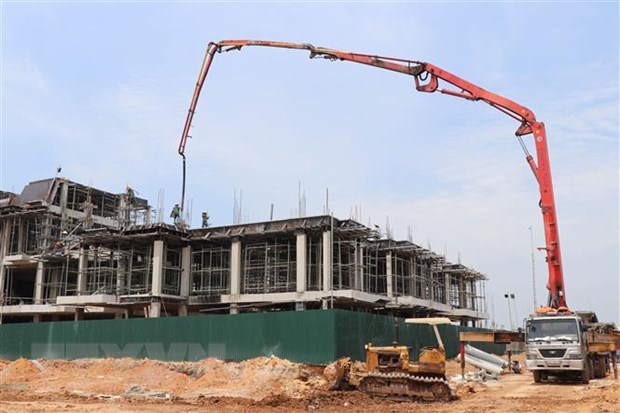 Thi công khu biệt thự liền kề tại Khu đô thị Crown Villas (Thái Nguyên). (Ảnh: Hoàng Nguyên/TTXVN)