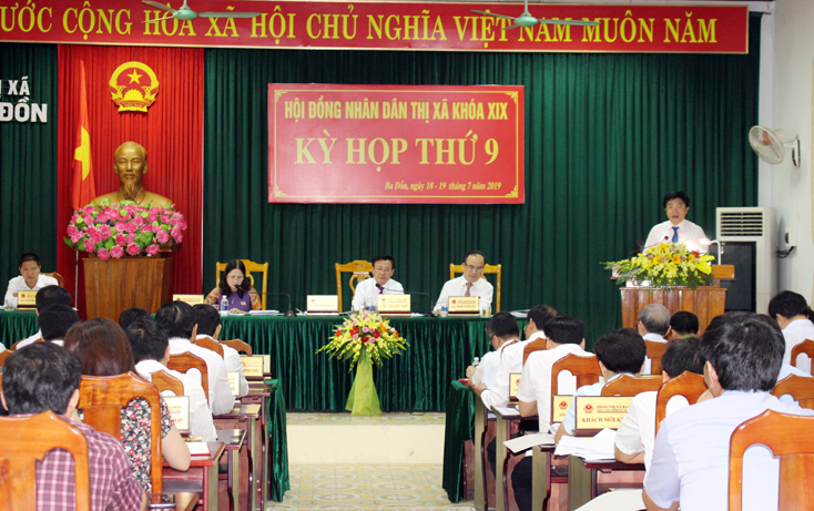 Toàn cảnh kỳ họp lần thứ 9 HĐND TX. Ba Đồn khóa XIX.