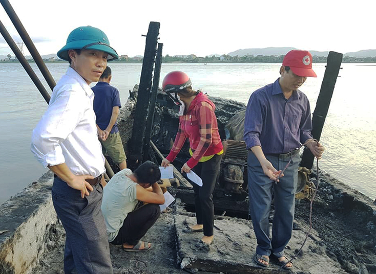 Sau sự việc, chính quyền địa phương và cơ quan chức năng đến thăm hỏi, động viên và hỗ trợ gia đình ông Hiếu. 